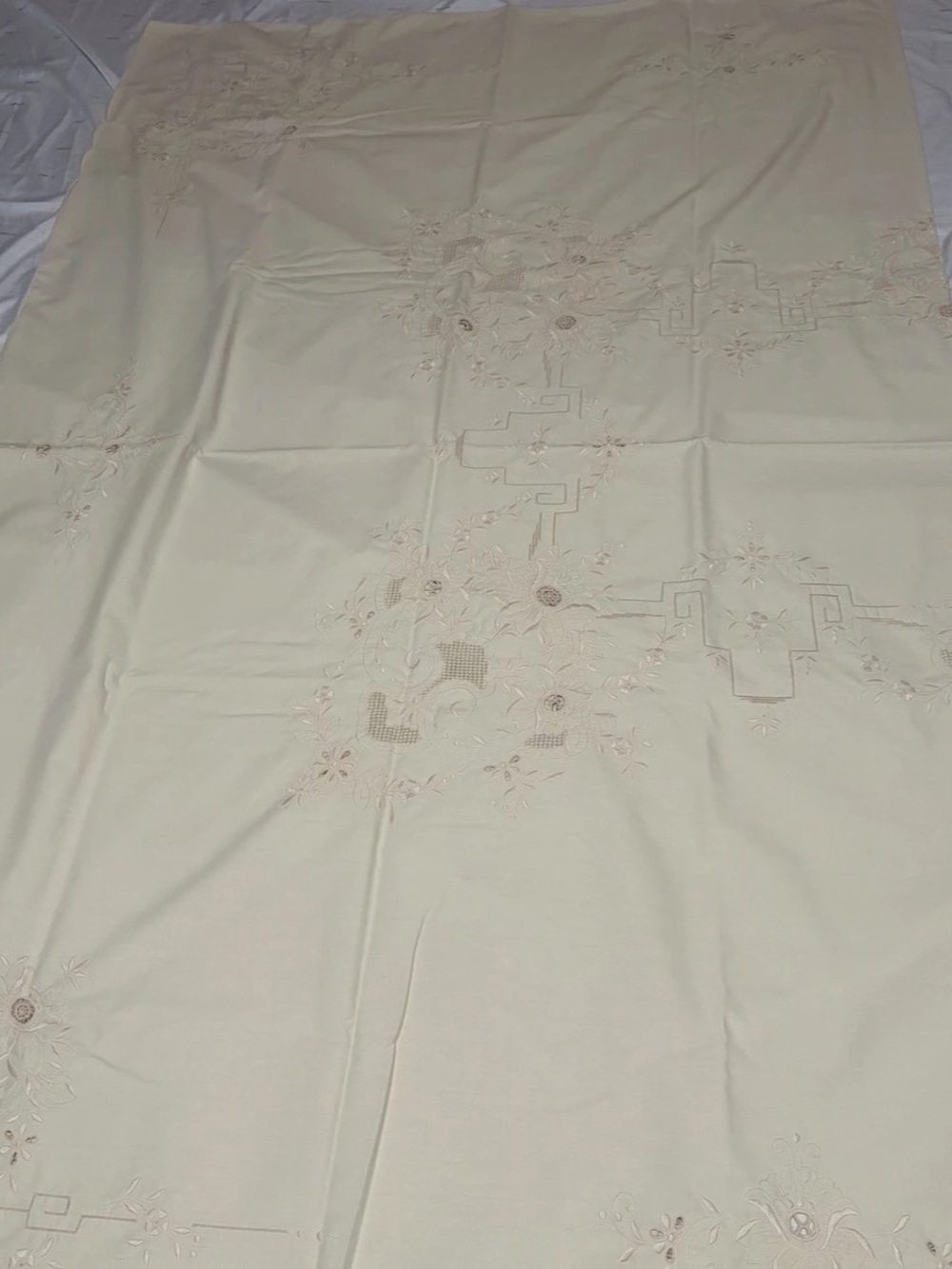 Vintage Madeira Embroidery Tablecloth Art Deco Style Ivory 86" x 68"